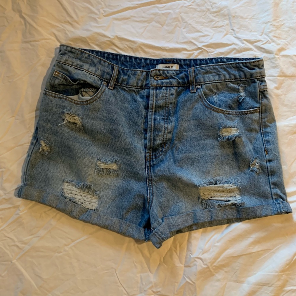 Mid-rise denim shorts